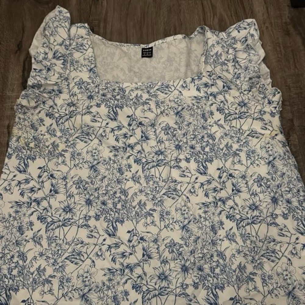 SHEIN Cream Sleeveless Ruffled Blouse with Peter Pan Collar